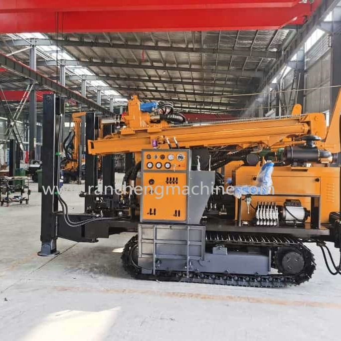 Буровая установка для бурения водяных скважин глубиной 800 м во всех типах грунта, 154 кВт Cummins